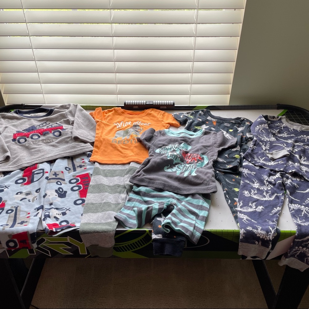 Boys 2T carters pajamas